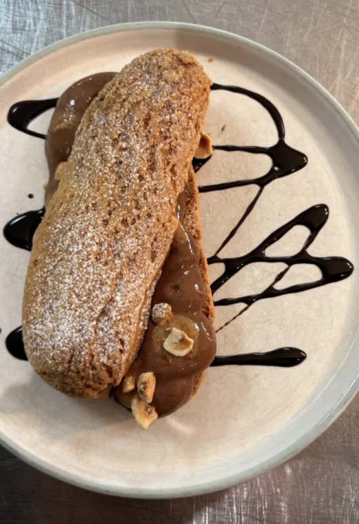 Eclair au chocolat noir et noisettes 😍, Dardilly, Double 7 Dardilly